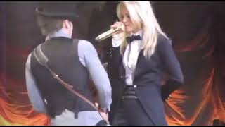 Carrie Underwood - Quitter Live - Play On Tour