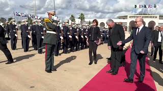 الوزير الأول يودع رئيس جمهورية كوبا لدى مغادرته الجزائر