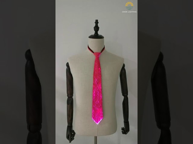 Vídeo relacionado con Ainiv LED Corbata para Hombre, Light Up Luminous Neckties con Cable de Alimentación, 3 Modos de Parpadeo, Ajustable, con Cremallera, para Fiestas, Bares, Halloween, Escuela (Azul Hielo)