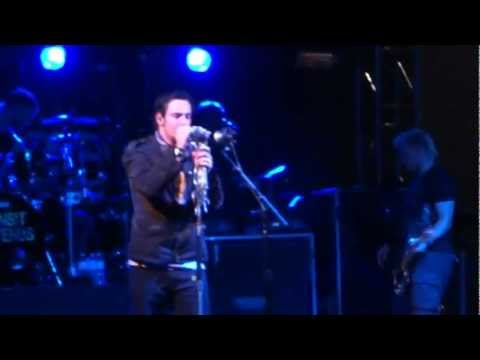 Three Days Grace - Sign of the Times HD (Live in Toronto)