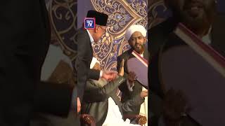 Download lagu Anwar terima Anugerah Kecemerlangan Sheikh Abu Bakar mp3