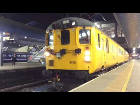 DRS 37059 powers out of Reading on 3Q31