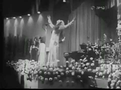 Milva - Un sorriso (finale Sanremo 1969)