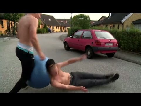 Julius: "Don't leave a brother hanging" - Spring! (TV4)