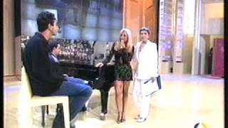 MARTA SANCHEZ LEJOS DE AQUELLA NOCHE ACUSTICO AL PIANO