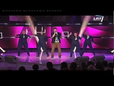 Dainininkas Nojus Bartaška - Bartas atliko dainą „Oki doki"