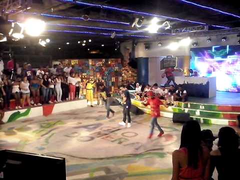 Bonde do passinho no aglomerado