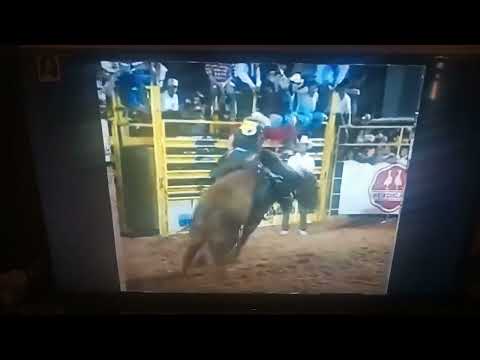 Adriano Moraes vs Touro Madrugada rodeio Rio Verde 1997