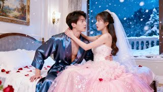 Yaralı canavar CEO’ya zorla gelin gitti; tek bir sarılışla kalbini çaldı, şeytan âşık oldu!