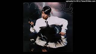 13 - Throw Your Hands Up - Interlude ft. Lil' Kim
