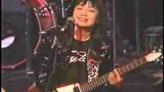 Shonen Knife - Twist Barbie (Live)