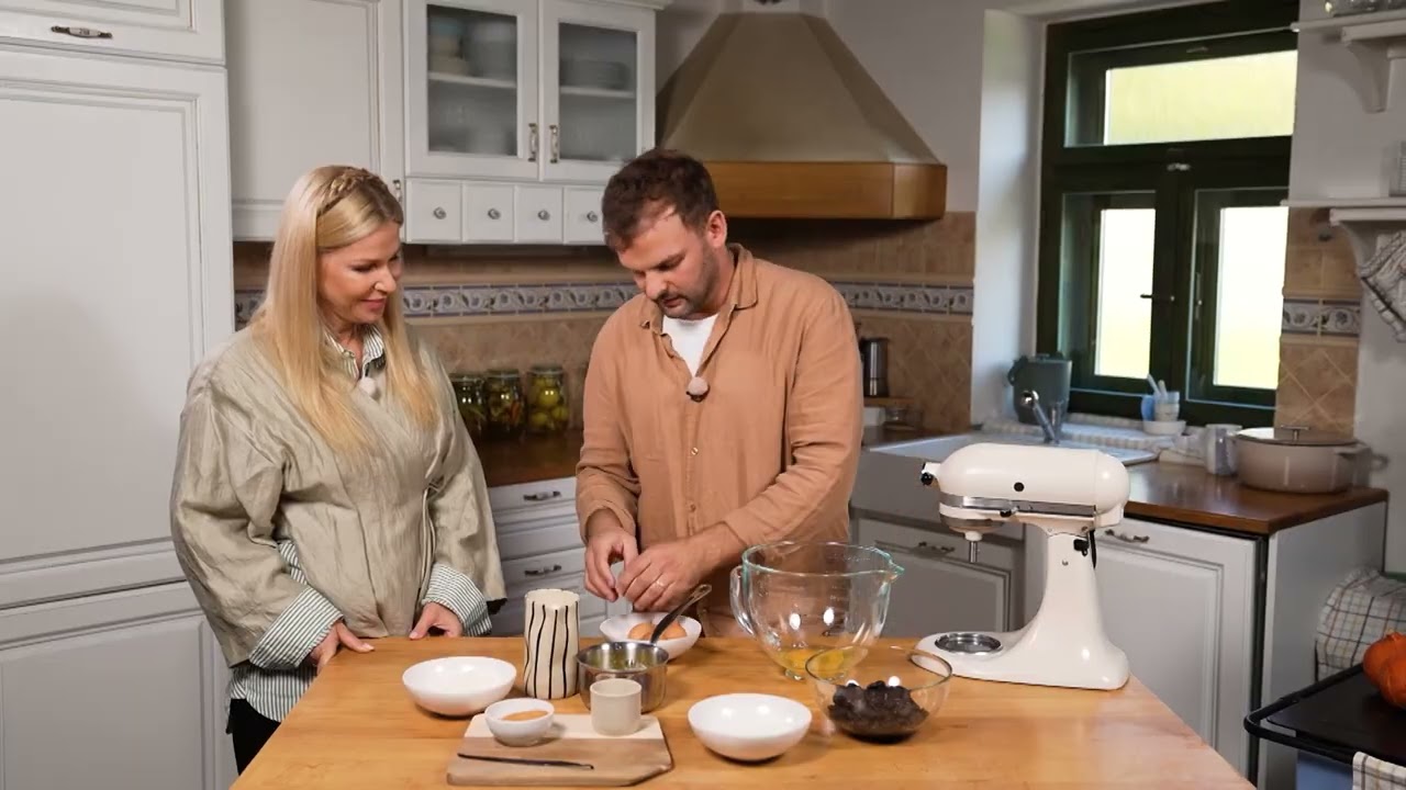Video recept Slivkový koláč so šípkovým práškom Na chalupe EPI 28 Jeseň 2025