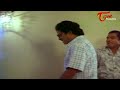 చీకట్లో మారిపోయిన అమ్మాయిలు .. ఒకరి లవర్ ని ఒకరు.. Rajendra Prasad Comedy Scenes | NavvulaTV - Video