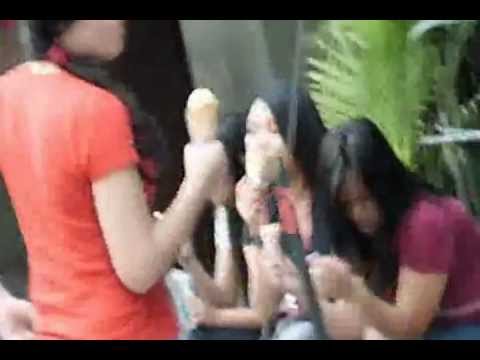 how to eat an ice cream lol