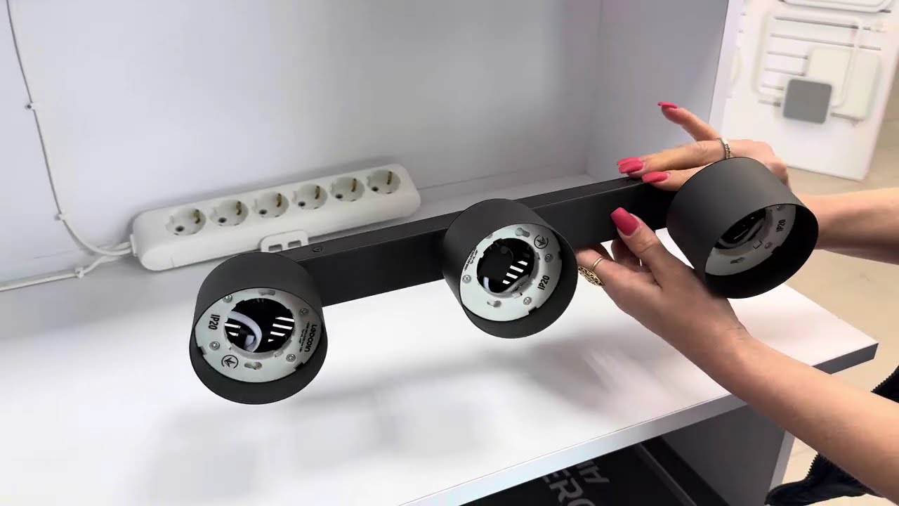 Накладной поворотный светильник спот Ledcoin ML411-3 черный под лампу (80317)