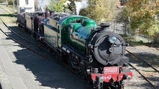 preview picture of video 'Locomotive 3642&3265 At Moss Vale 5th May 2013'