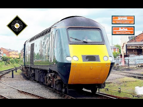 THE SLOW SPEED HIGH-SPEED TRAIN: A GWR 'Castle' HST set departs from  Kidderminster Town, 18/5/23