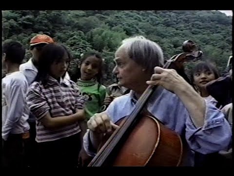 David Darling with Bunun children in the Wulu Mountains of Taiwan, 2002