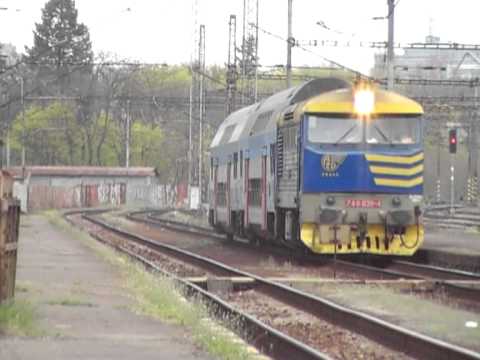 749 039 na čele os. vlaků 9057,9058,9063,9064, - sestřih - 17.4.2011. - neděle.