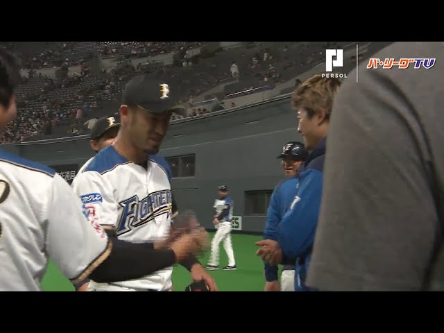 ファイターズ・秋吉が本拠地デビュー戦を無失点