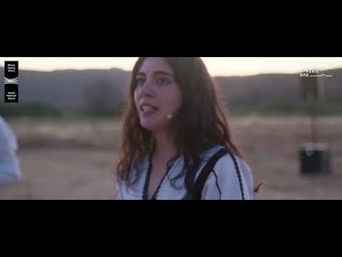 Αποσπάσματα της περιπατητικής παράστασης Στη Γη των Κρίνων, σε σκηνοθεσία Άννας Τζάκου, που παρουσιάστηκε το Σάββατο 12 Ιουλίου 2025 στην Κρύα Βρύση Βόρειας Εύβοιας από τις Εκπαιδευτικές &amp; Κοινωνικές Δράσεις της Εθνικής Λυρικής Σκηνής, με τη συμμετοχή κατοίκων της περιοχής. 