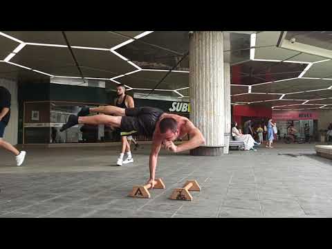 One arm planche / one arm handstand
