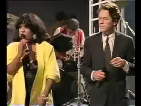 Videoclip de Tell Me I'm Not Dreaming — Robert Palmer