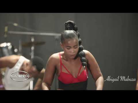 Abigail Mabuza, Siyadunusa, sigroover okwama last