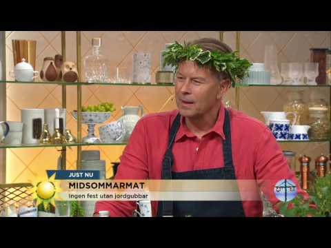 Programledarna testar jordgubbssorter: "Den har mest sötma" - Nyhetsmorgon (TV4)