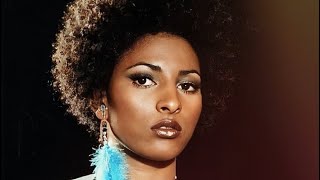 Pam Grier - how she found C0KE in her PRIVATES! Qu