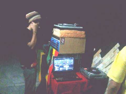 Marcio (Dub Movement) Fellipe + Dub Foundation Sound System Playing JAVA Augustus Pablo