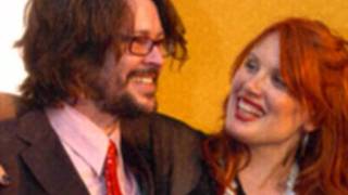 BERNARD FANNING CLARE BOWDITCH CASEY CHAMBERS WATCH OVER ME.wmv