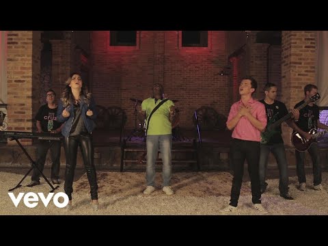 Bella e Vittor - Leva-Me à Cruz (Lead Me To The Cross) (Videoclipe) ft. Irmão Lázaro