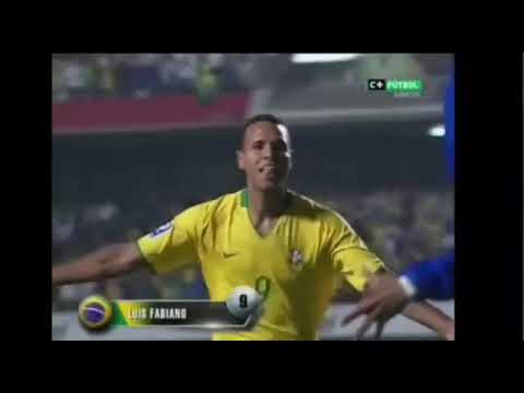 Luis Fabiano Clemente (Brasil) - 21/11/2007 - Brasil 2x1 Uruguai - 2 gols