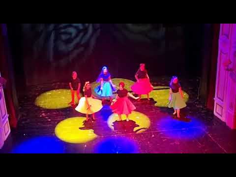 Zespół Włóczykije gr. średnia, 13-17 lat, Do grającej szafy grosik wrzuć - YOUR SONG 2022 ONLINE