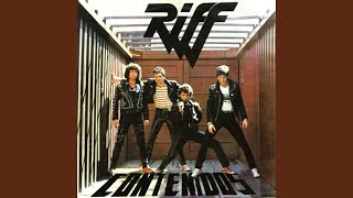 Music video thumbnail preview for Héroes del Asfalto by Riff
