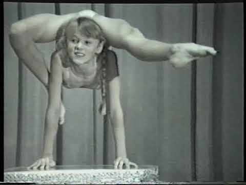 Ivanka-1983-1012 Showprobe im Aerobic Trikot