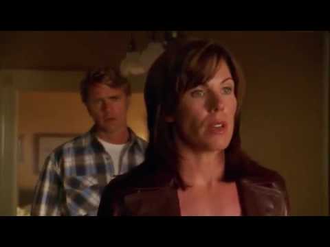 Smallville 5x06 - Detective Maggie Sawyer visits the Kent farm