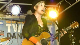 4/9 Missy Higgins live @ Australia Rocks the Pier: &quot;Tricks&quot; (New song) 7/21/11