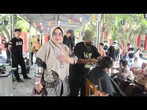 SMPN 5 Kota Tegal Gelar Cukur Gratis bersama Harmonis Barbershops 