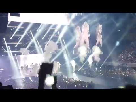 180901 Wanna One - 활활 (Burn It Up) (One: The World in Manila)