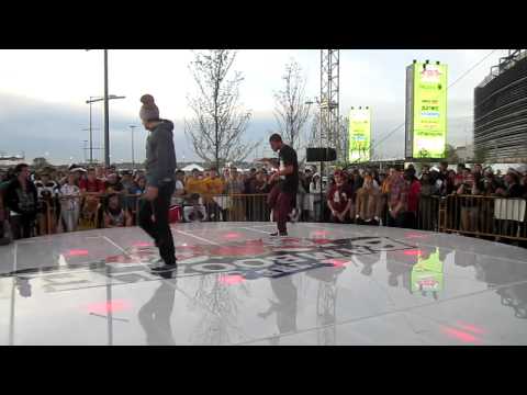 Top 4 - Thesis Vs. Gravity (Bamboozle 2011)