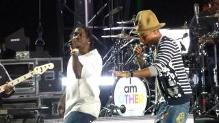 Pharrell Williams - Grindin&#39;  (w/ Pusha T) (Coachella Festival, Indio CA 4/19/14)