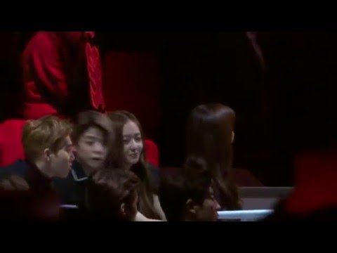 151202 f(x) Kryber whispering (Mnet Asian Music Awards MAMA)