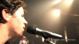 Jonas Brothers - Play My Music (2010 Walmart Soundcheck)