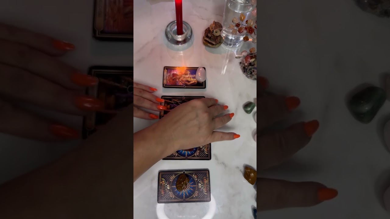 Posso confiar nessa pessoa?🦋#shorts #shortsvideo #feedshorts #tarot