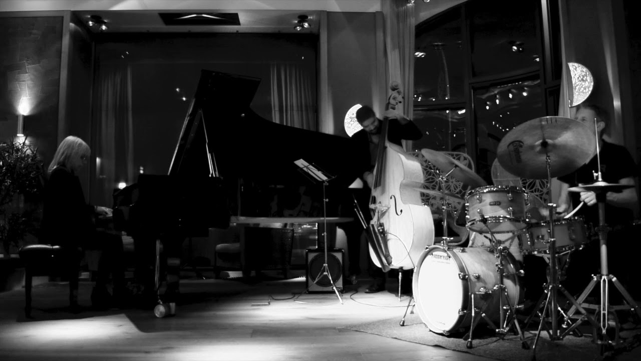 Moonlight - Agita Rando - p, comp; Charles Sammons - b; Ernst Bier - dr Live at Orania, Berlin