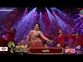 ഓരോ ചുവടിലും മായാജാലം തീർത്ത് മാളവിക