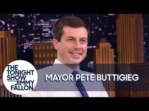 話題の「おはようございます！」は、「おはようございます！」を意味しています。 (Mayor Pete Buttigieg Talks Medicare Plans, Gun Control, and Colin Jost's SNL Impression)