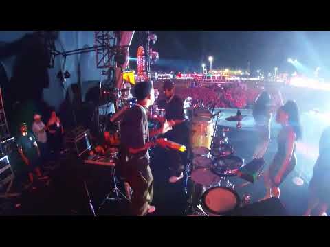 ROCK IN RIO COM GLORIA GROOVE - PISANDO FOFO